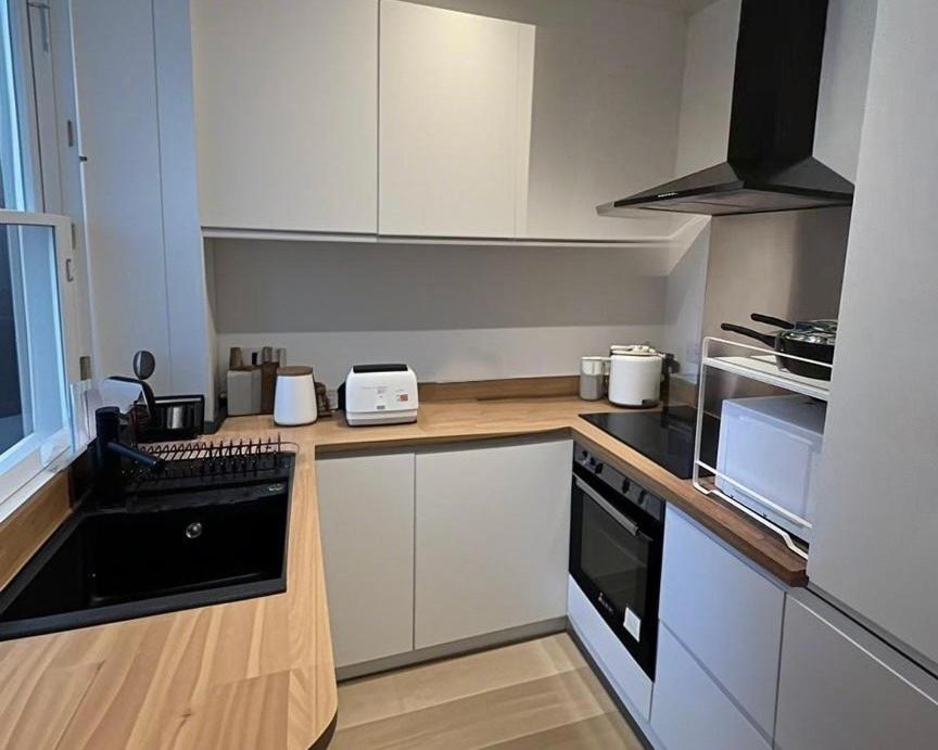 Lovely 2-bed In Apartment *